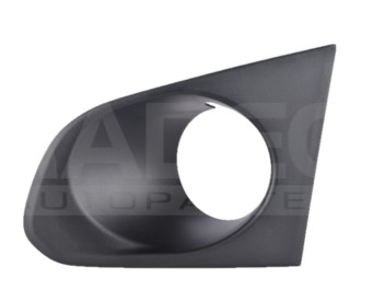 REJILLA FASCIA DELANTERA CV TRAX 13-16 4 PUERTAS NEGRA C/HOYO ORIGINAL IZQ